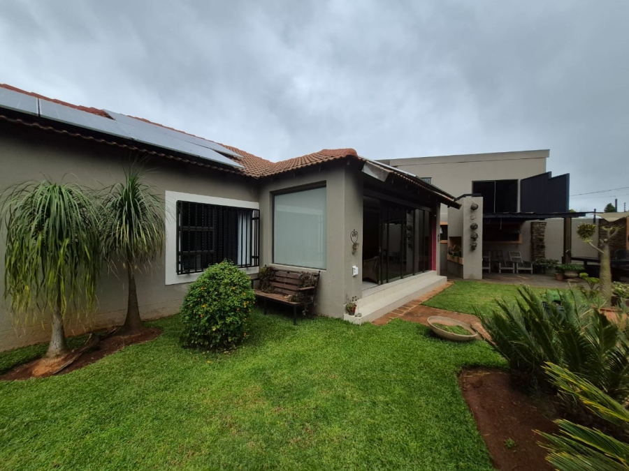 3 Bedroom Property for Sale in Elardus Park Gauteng
