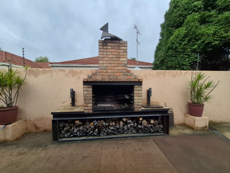 3 Bedroom Property for Sale in Elardus Park Gauteng