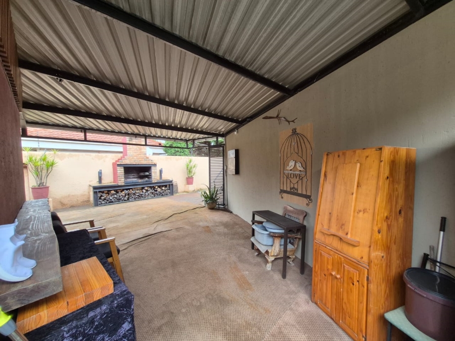 3 Bedroom Property for Sale in Elardus Park Gauteng
