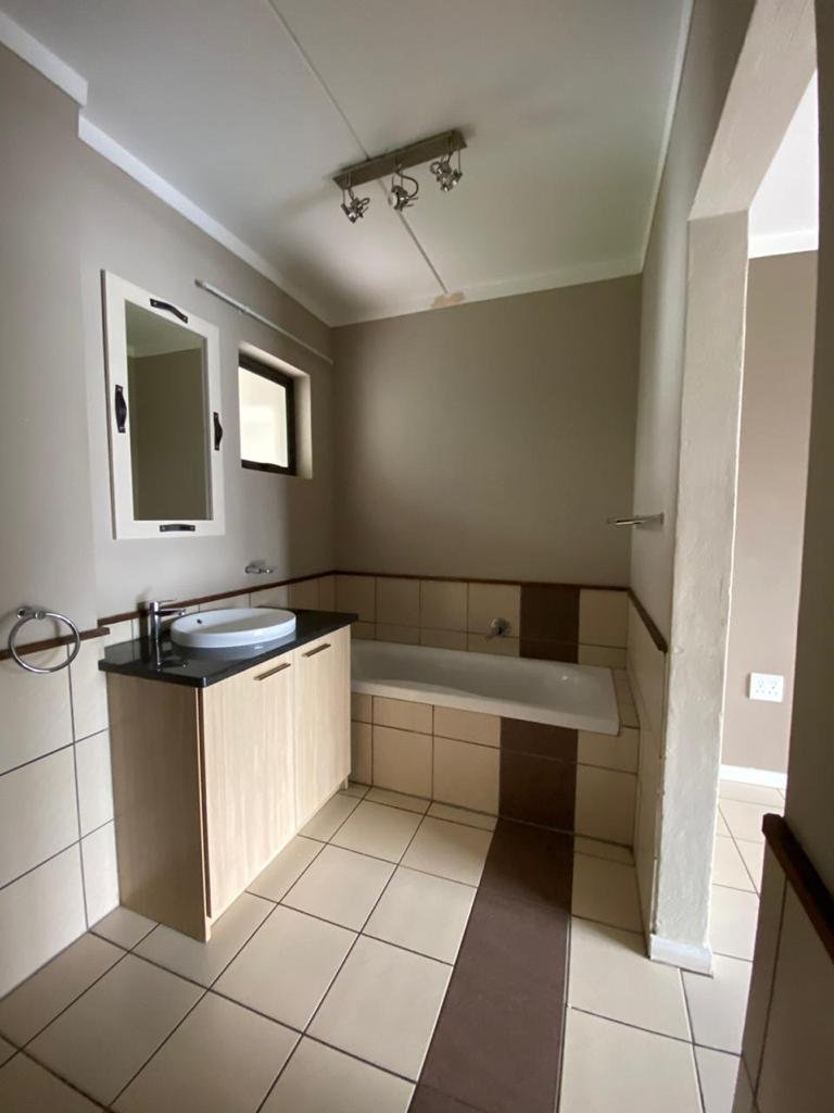 To Let 1 Bedroom Property for Rent in Dainfern Gauteng