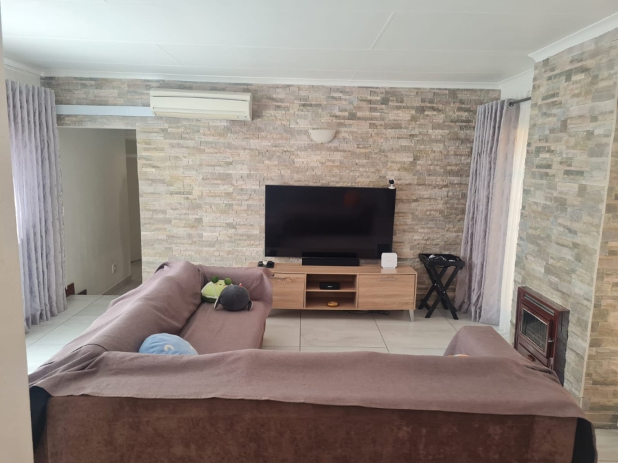 3 Bedroom Property for Sale in Glenvista Gauteng