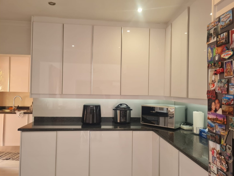 3 Bedroom Property for Sale in Glenvista Gauteng