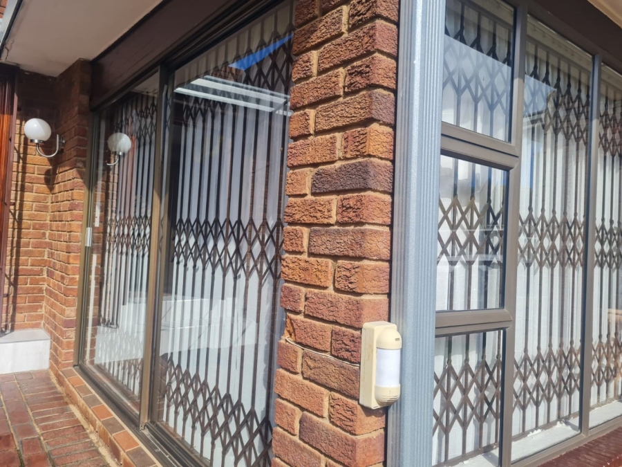 3 Bedroom Property for Sale in Glenvista Gauteng