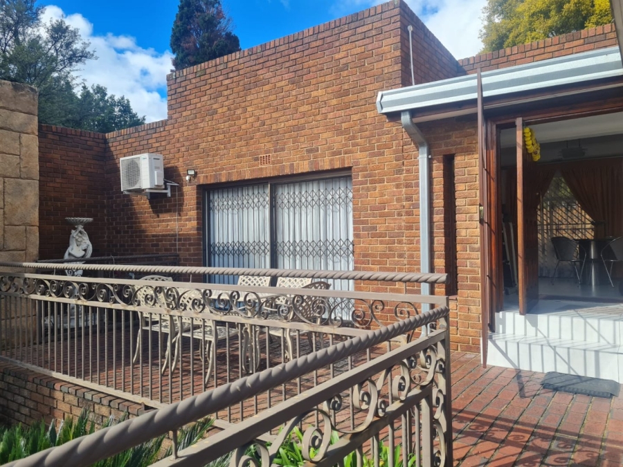 3 Bedroom Property for Sale in Glenvista Gauteng