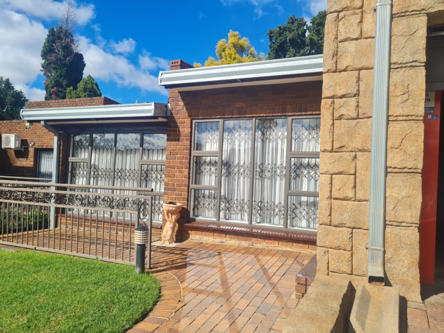 3 Bedroom Property for Sale in Glenvista Gauteng