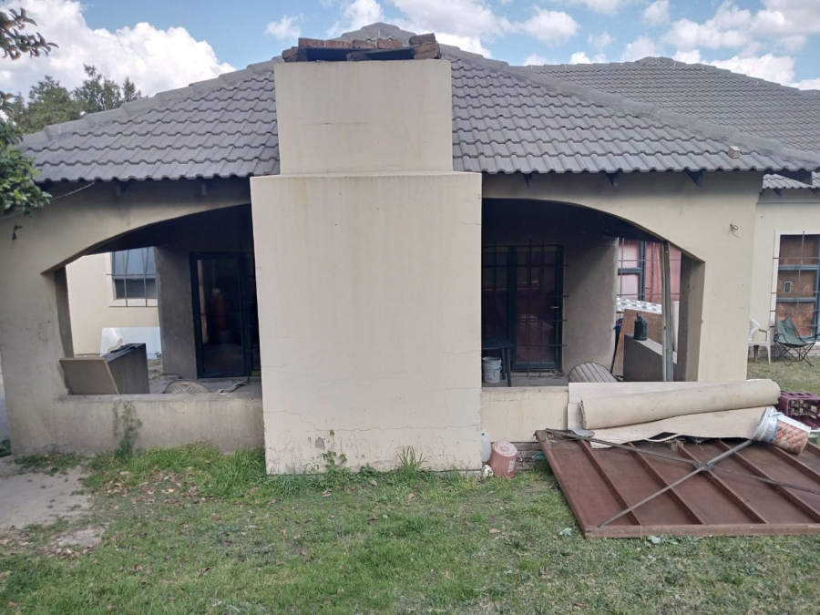 4 Bedroom Property for Sale in Vorna Valley Gauteng