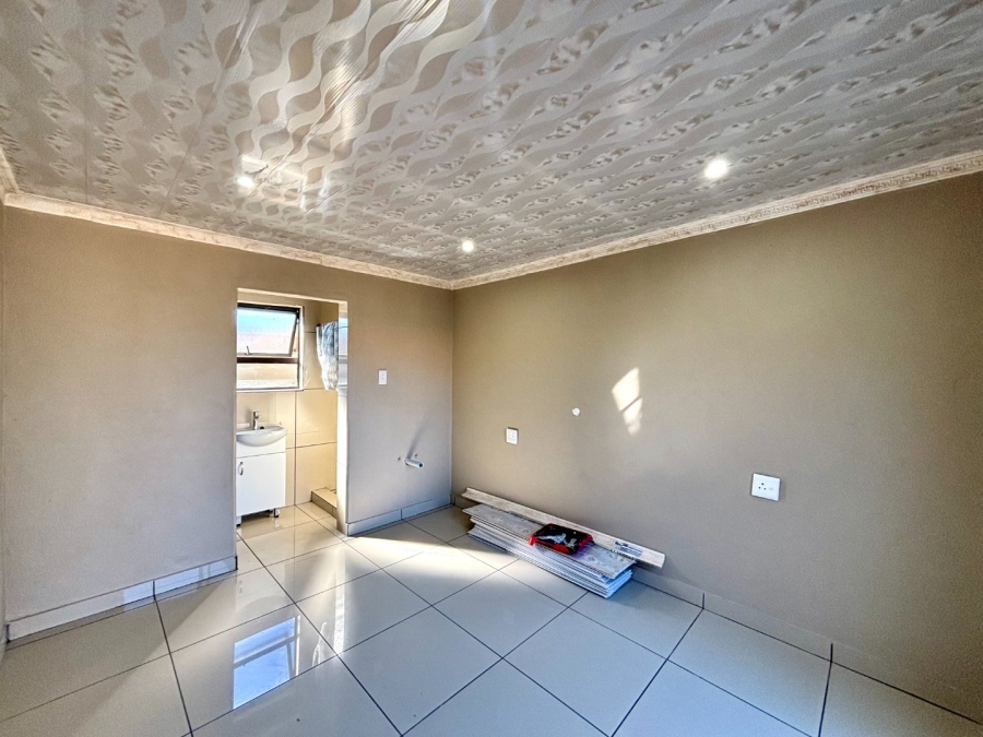 To Let 1 Bedroom Property for Rent in Klipspruit Gauteng