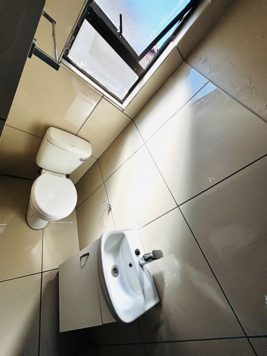 To Let 1 Bedroom Property for Rent in Klipspruit Gauteng