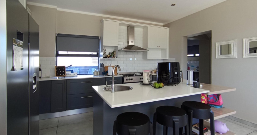 3 Bedroom Property for Sale in Midstream Ridge Gauteng