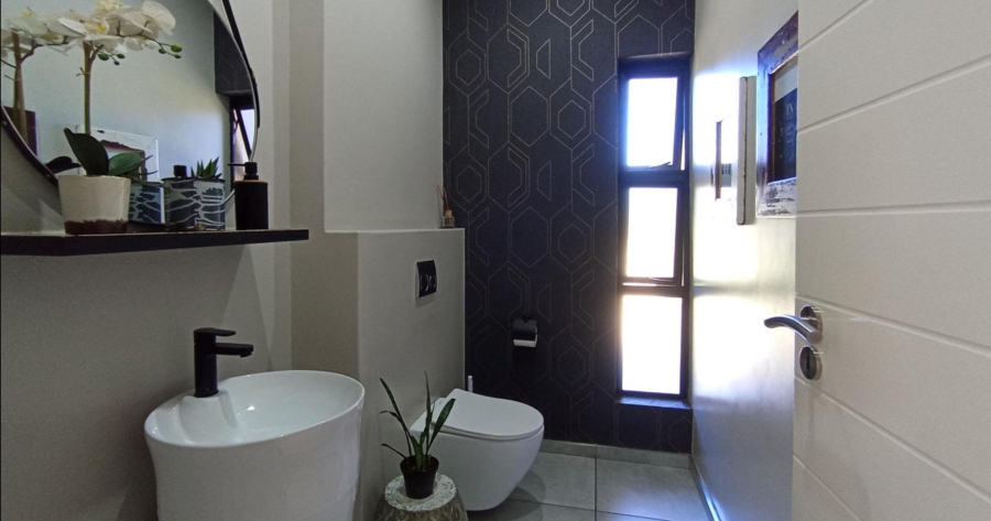 3 Bedroom Property for Sale in Midstream Ridge Gauteng
