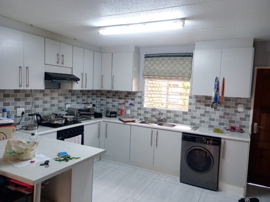 2 Bedroom Property for Sale in Liefde en Vrede Gauteng