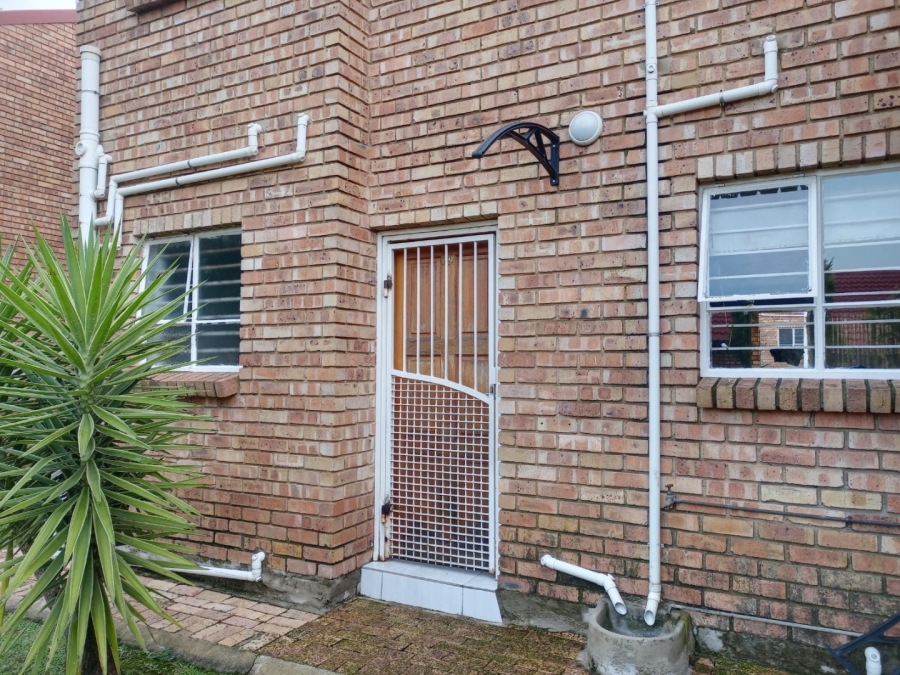 2 Bedroom Property for Sale in Liefde en Vrede Gauteng