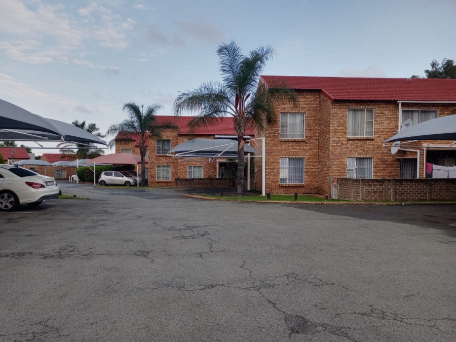 2 Bedroom Property for Sale in Liefde en Vrede Gauteng