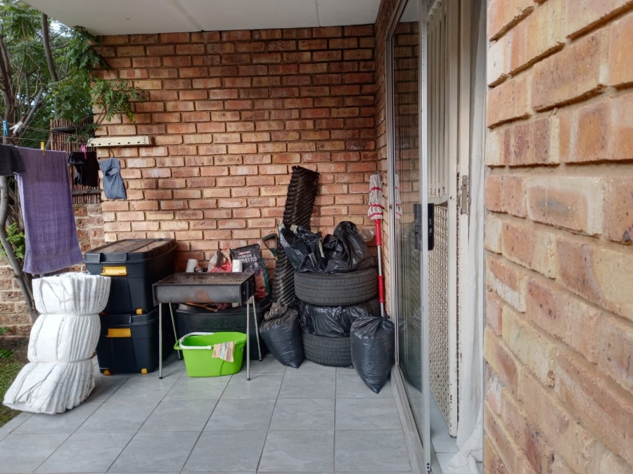 2 Bedroom Property for Sale in Liefde en Vrede Gauteng