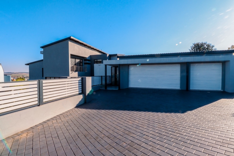 4 Bedroom Property for Sale in Midstream Ridge Gauteng