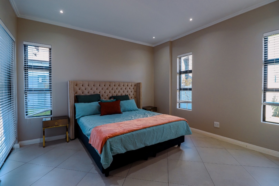 4 Bedroom Property for Sale in Midstream Ridge Gauteng
