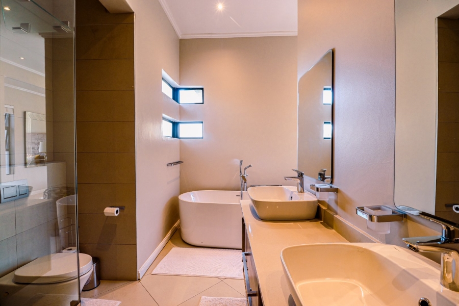 4 Bedroom Property for Sale in Midstream Ridge Gauteng