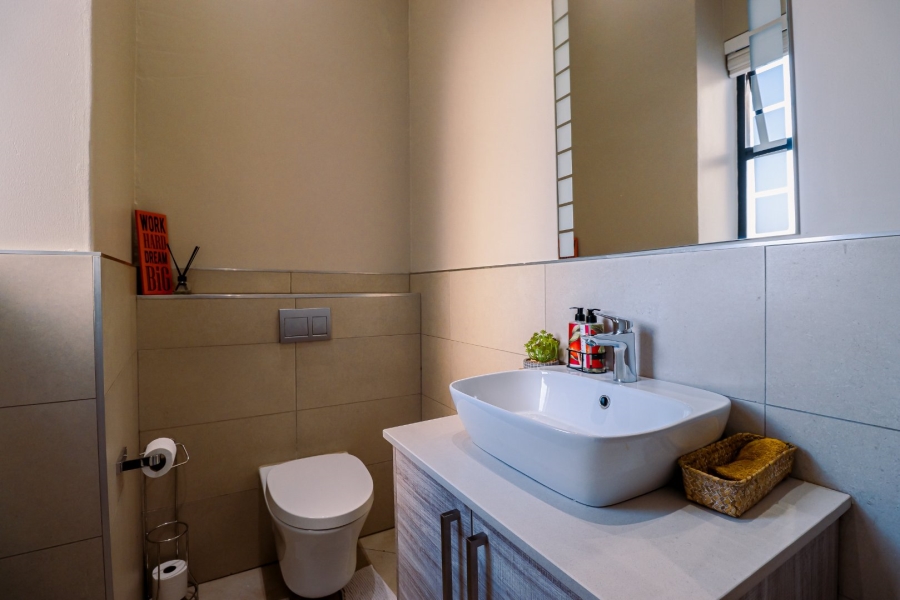4 Bedroom Property for Sale in Midstream Ridge Gauteng