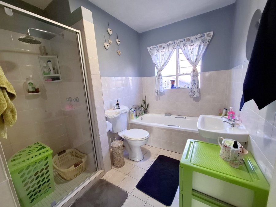 2 Bedroom Property for Sale in Hennopspark Gauteng