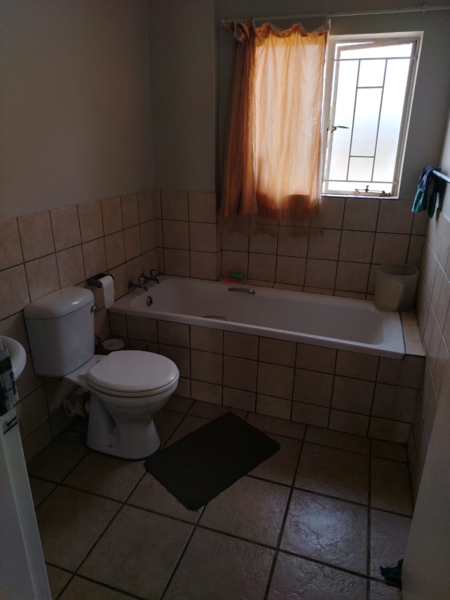 2 Bedroom Property for Sale in The Orchards Gauteng