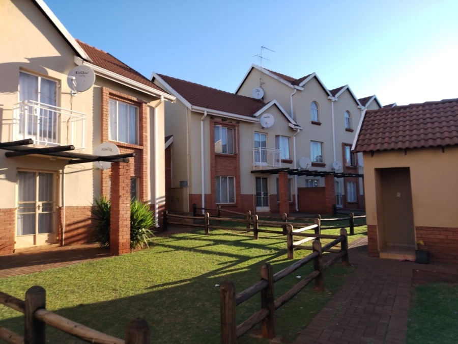 2 Bedroom Property for Sale in The Orchards Gauteng