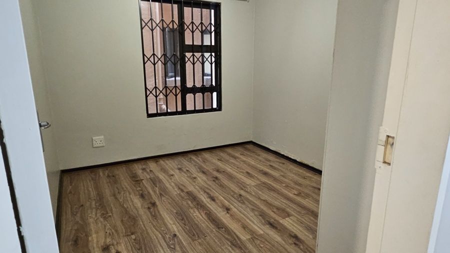 4 Bedroom Property for Sale in Sunnyrock Gauteng