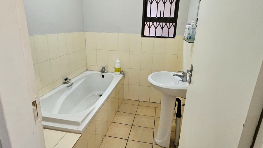4 Bedroom Property for Sale in Sunnyrock Gauteng