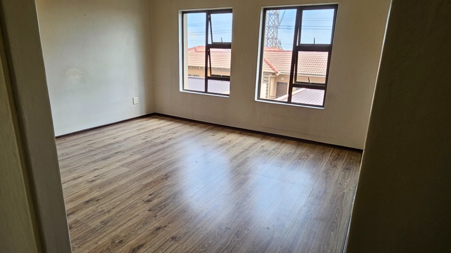 4 Bedroom Property for Sale in Sunnyrock Gauteng