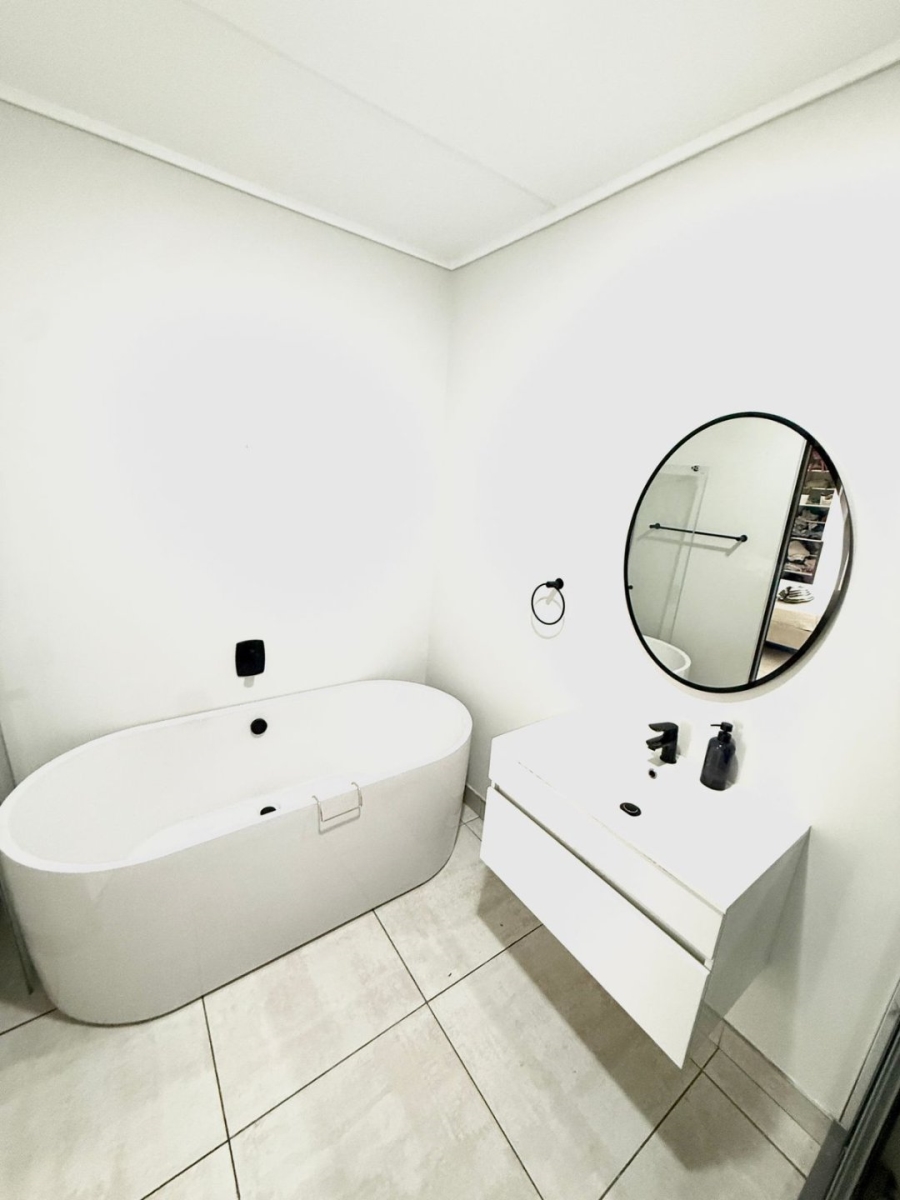 To Let 3 Bedroom Property for Rent in The Polofields Gauteng