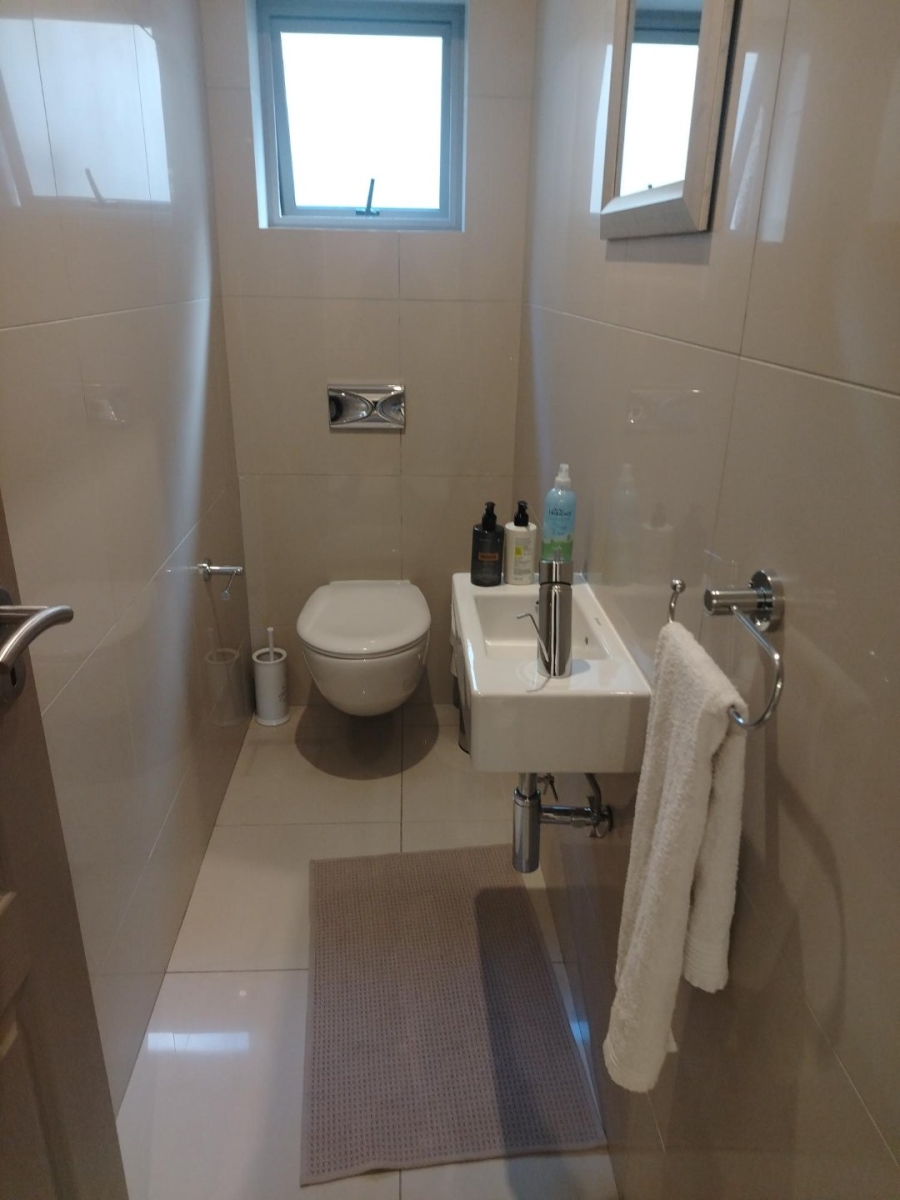 To Let 2 Bedroom Property for Rent in Parkmore Gauteng