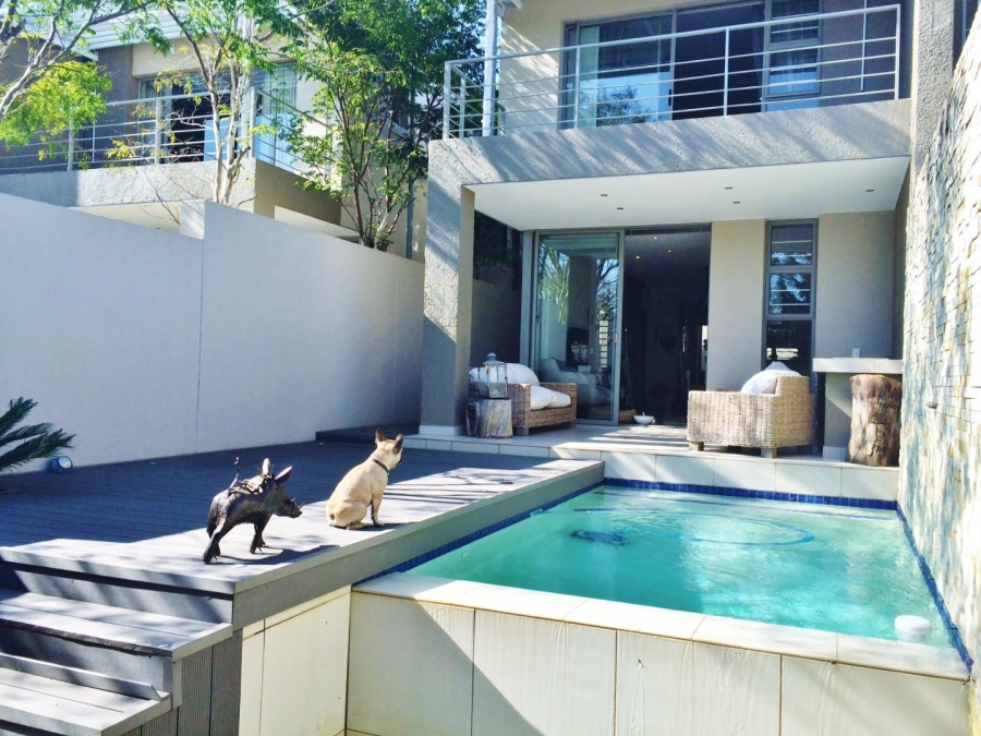 To Let 2 Bedroom Property for Rent in Parkmore Gauteng