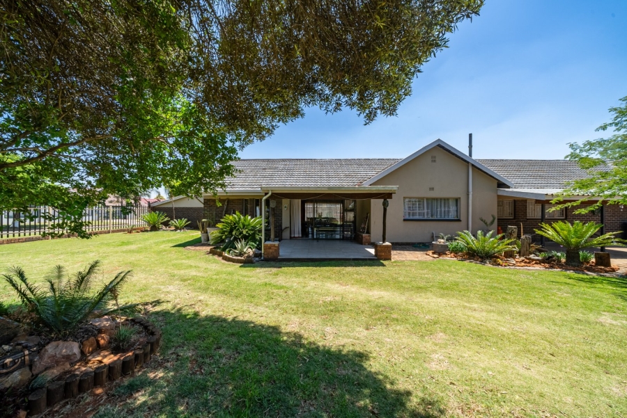 4 Bedroom Property for Sale in Parkrand Gauteng