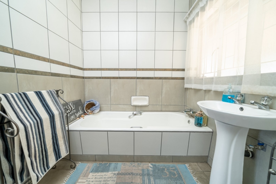 4 Bedroom Property for Sale in Parkrand Gauteng