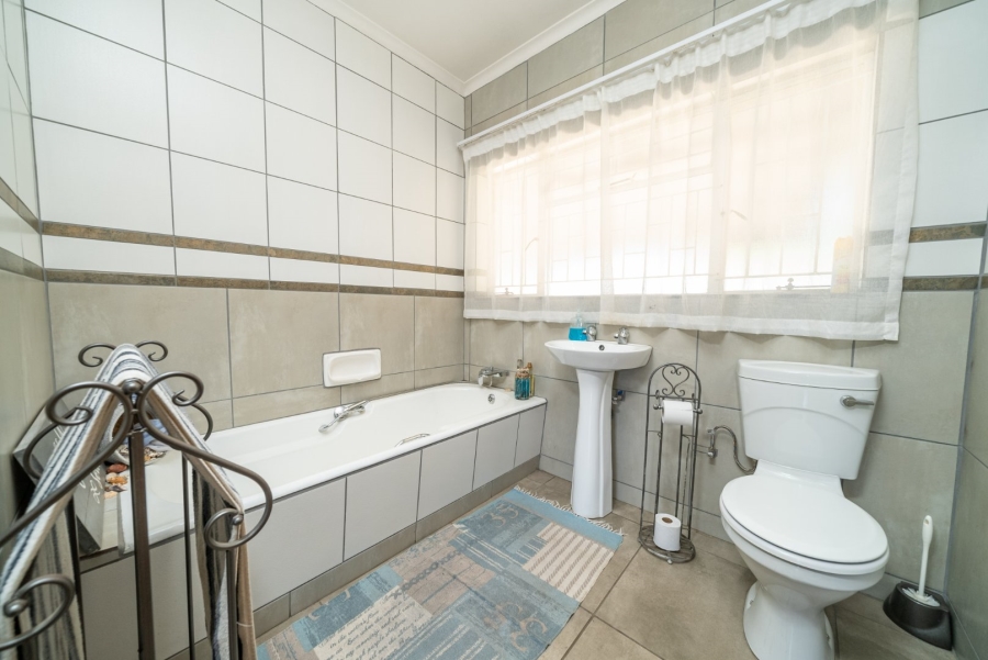 4 Bedroom Property for Sale in Parkrand Gauteng