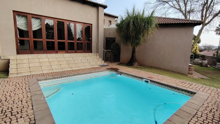 3 Bedroom Property for Sale in Eldoglen Gauteng