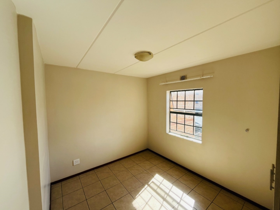 To Let 2 Bedroom Property for Rent in Erand Gardens Gauteng