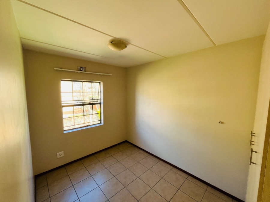 To Let 2 Bedroom Property for Rent in Erand Gardens Gauteng