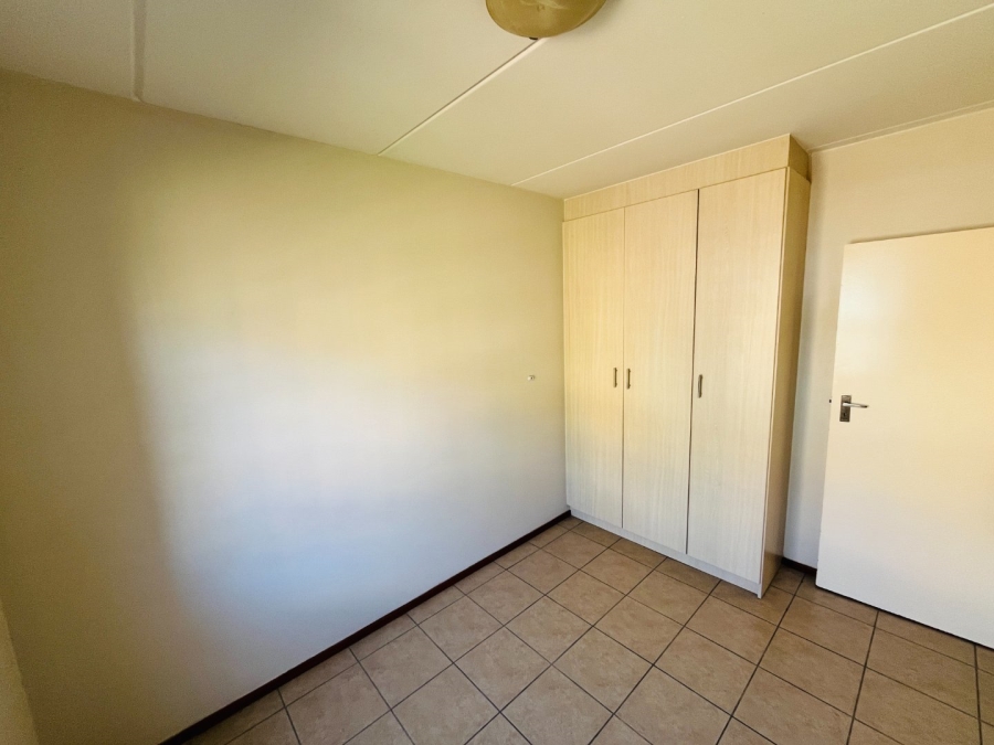 To Let 2 Bedroom Property for Rent in Erand Gardens Gauteng