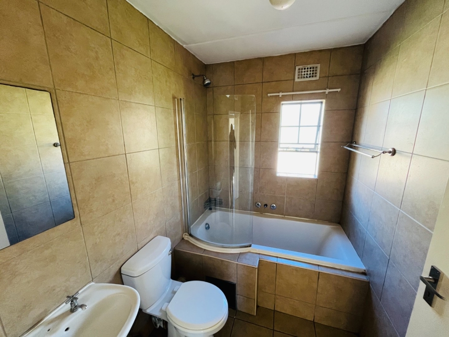To Let 2 Bedroom Property for Rent in Erand Gardens Gauteng