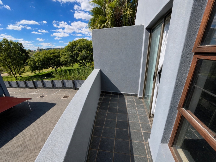 To Let 2 Bedroom Property for Rent in Erand Gardens Gauteng