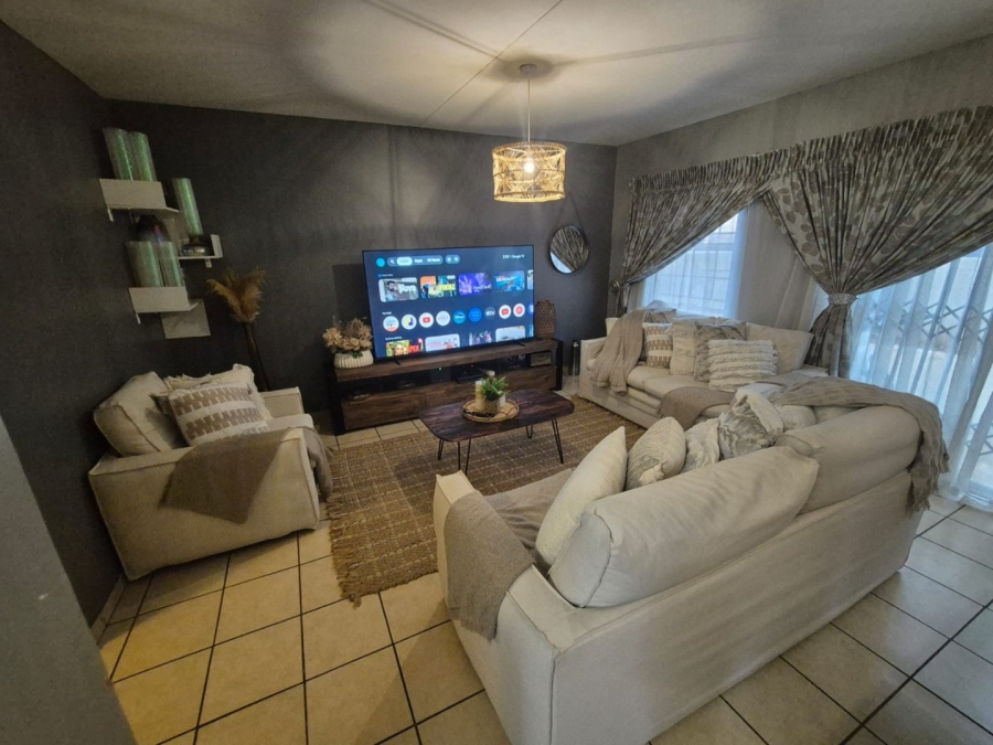 4 Bedroom Property for Sale in Montana Tuine Gauteng