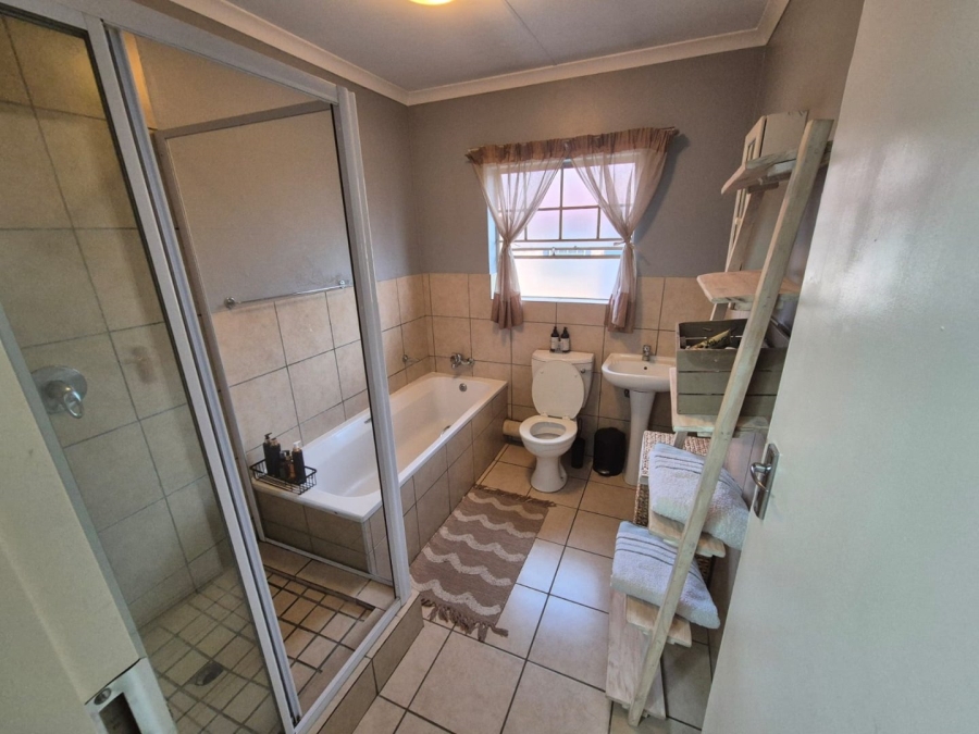 4 Bedroom Property for Sale in Montana Tuine Gauteng