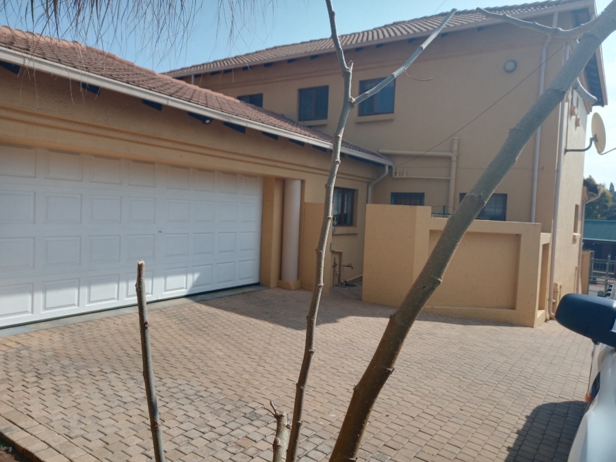To Let  Bedroom Property for Rent in Moreleta Park Gauteng
