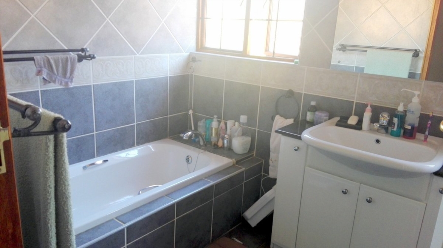 To Let  Bedroom Property for Rent in Moreleta Park Gauteng