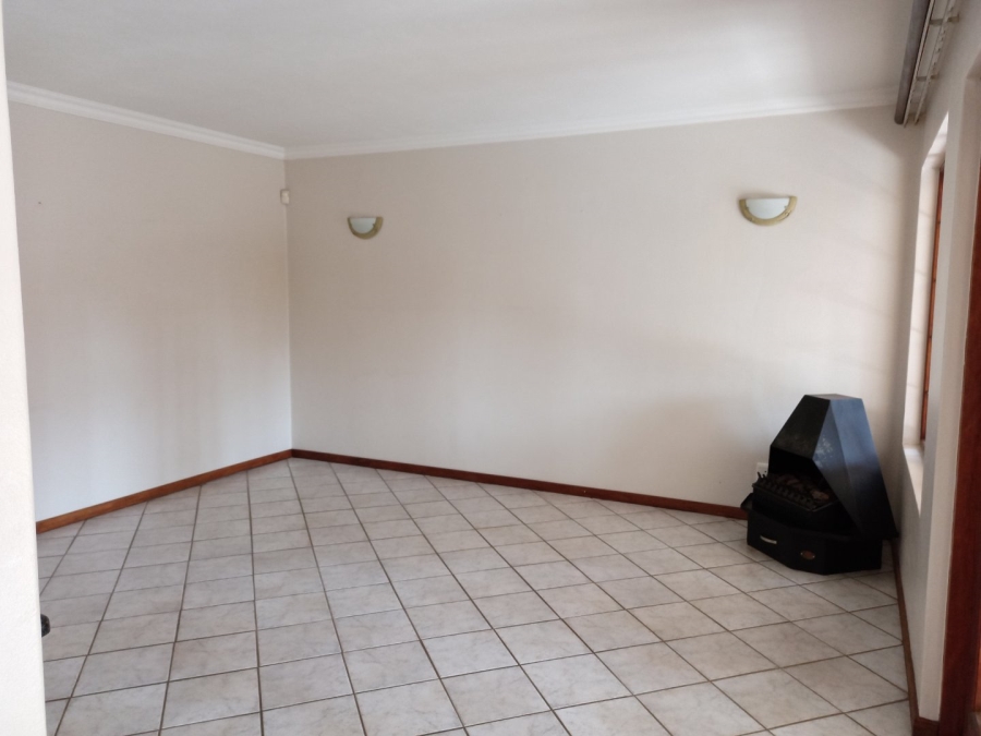 To Let  Bedroom Property for Rent in Moreleta Park Gauteng