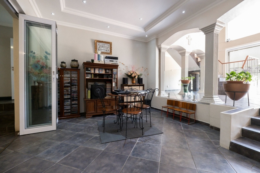 5 Bedroom Property for Sale in Fishers Hill Gauteng