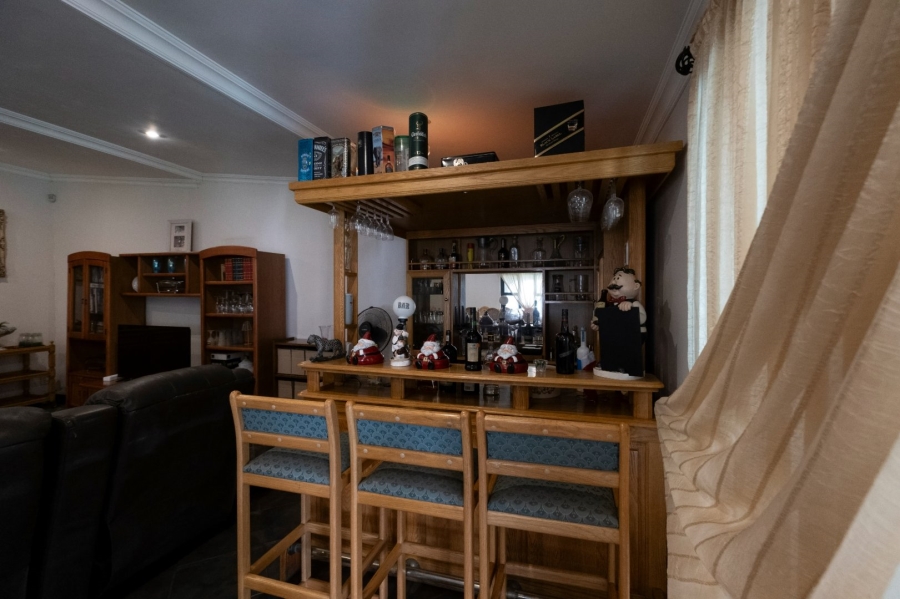 5 Bedroom Property for Sale in Fishers Hill Gauteng