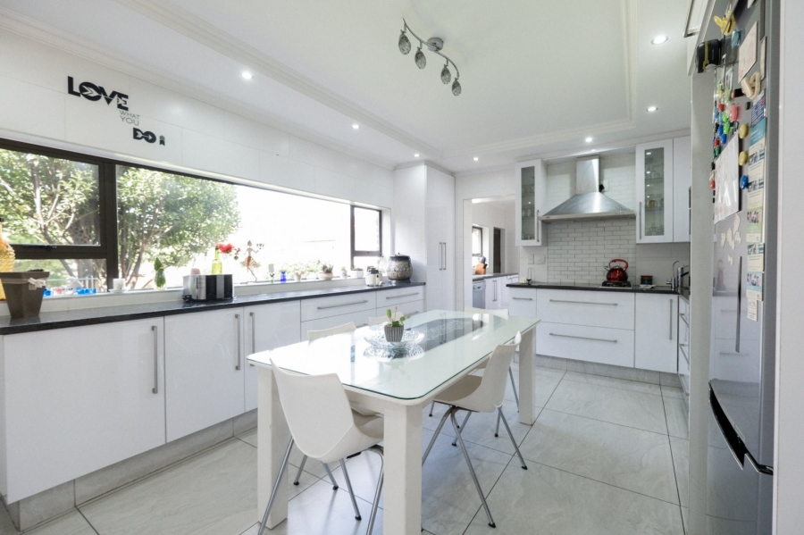 5 Bedroom Property for Sale in Fishers Hill Gauteng