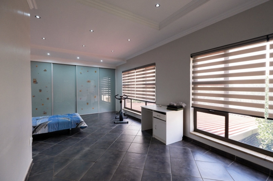 5 Bedroom Property for Sale in Fishers Hill Gauteng