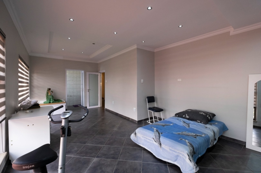 5 Bedroom Property for Sale in Fishers Hill Gauteng